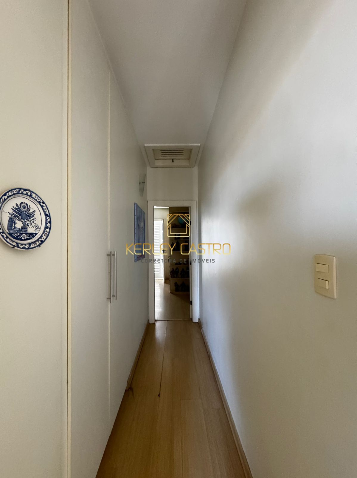 VENDO ÓTIMA CASA NO BAIRRO MANGABEIRAS 